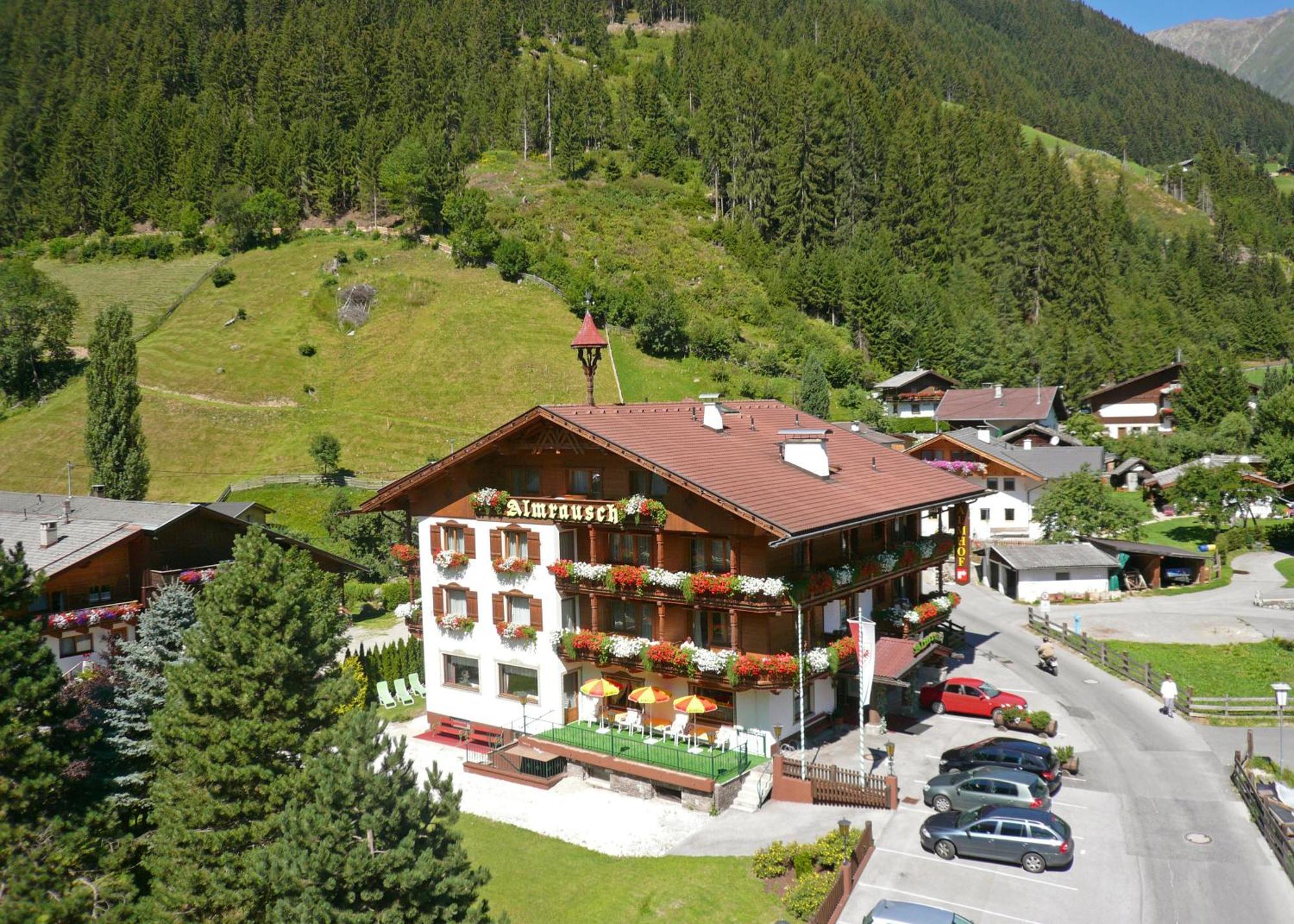 Pension Almrausch Neustift im Stubaital Ngoại thất bức ảnh