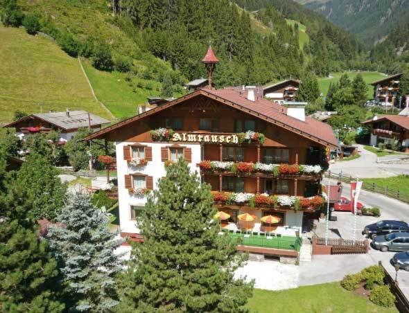 Pension Almrausch Neustift im Stubaital Ngoại thất bức ảnh